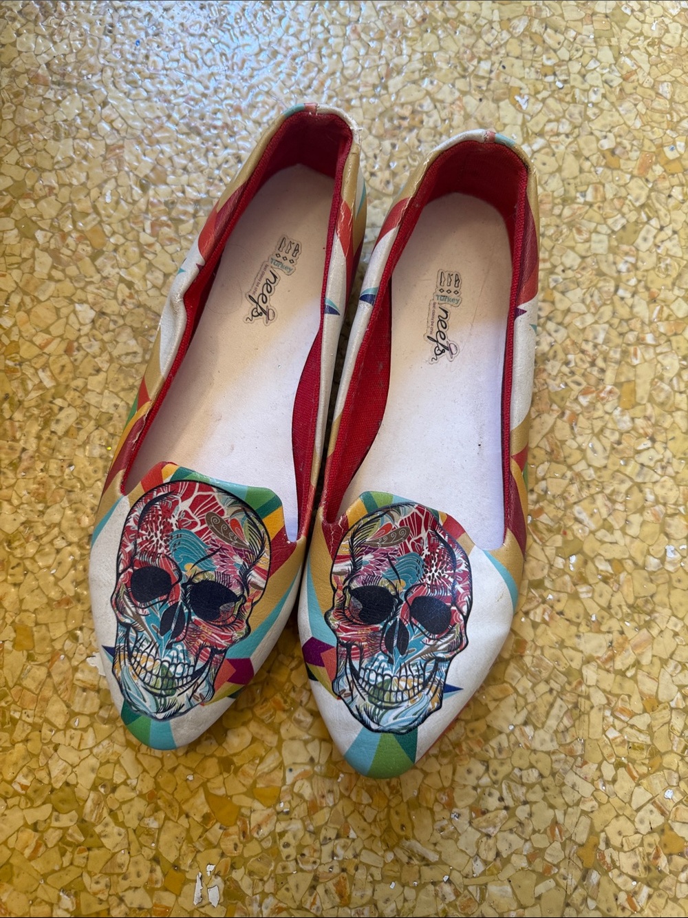 Women's White Multicolor Skull Ballet Flats